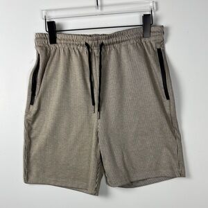 NOVAM URBEM Sz L Men's Athletic Striped Gray Shorts 2 zippered pockets